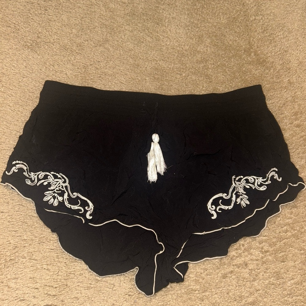 Vera Wang Black Shorts